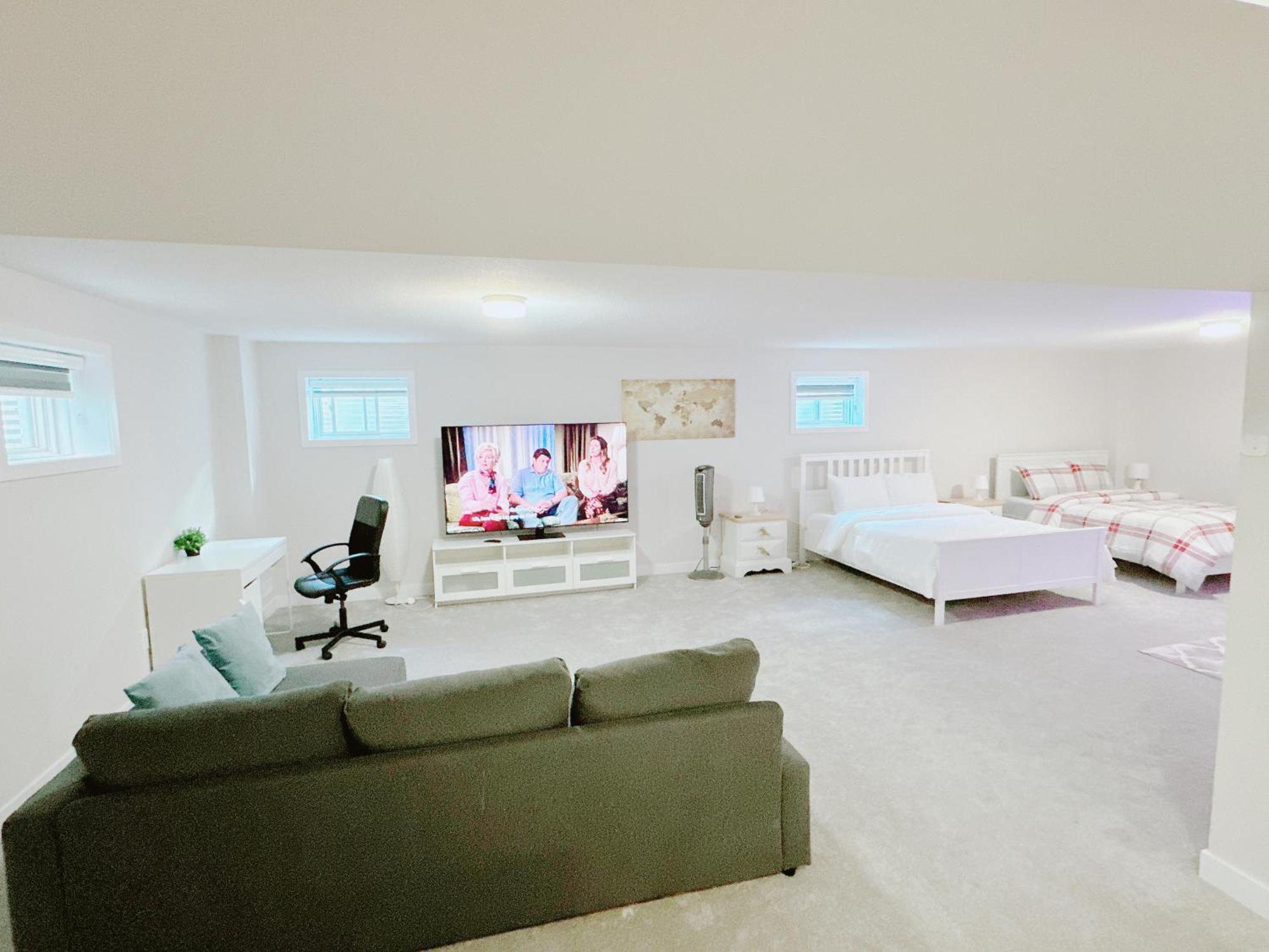 Beautiful Entire Basement With Netflix Apartamento Ottawa Exterior foto