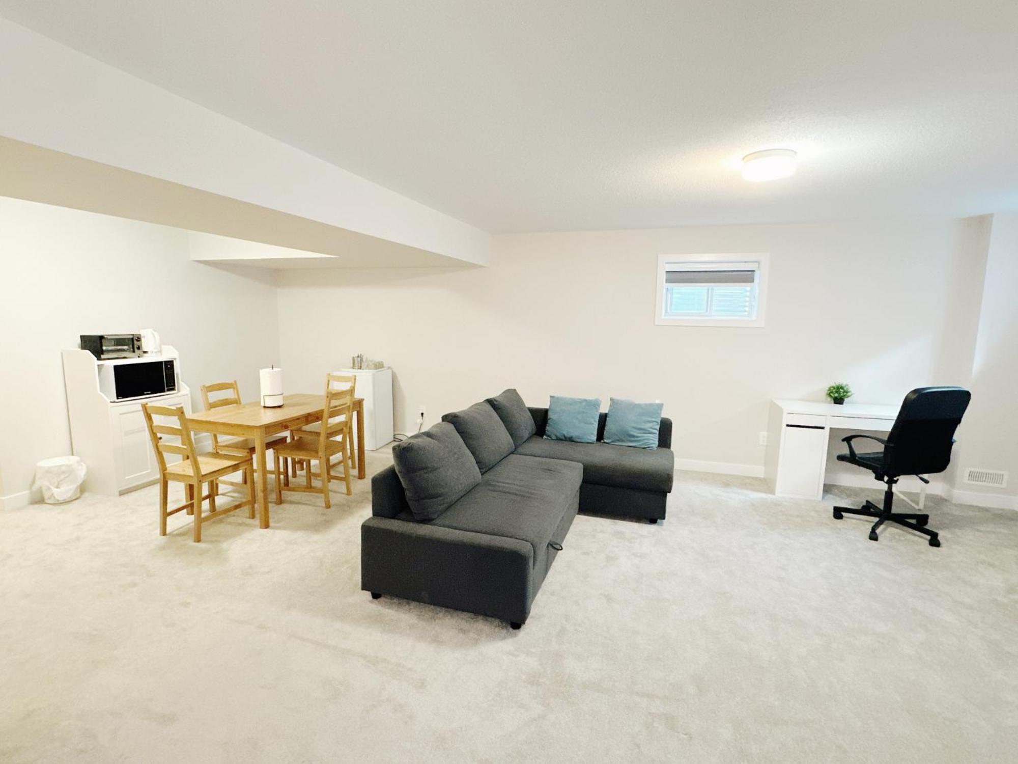 Beautiful Entire Basement With Netflix Apartamento Ottawa Exterior foto